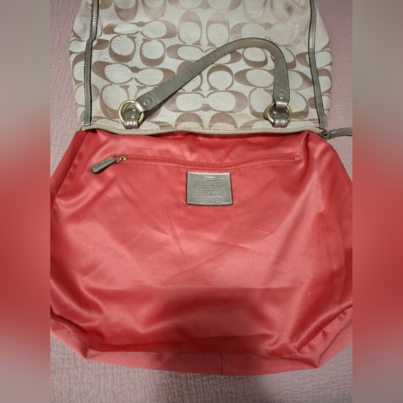 Coach Poppy Metallic Signature Tote 22447 Great condition - Picture 13 of 13